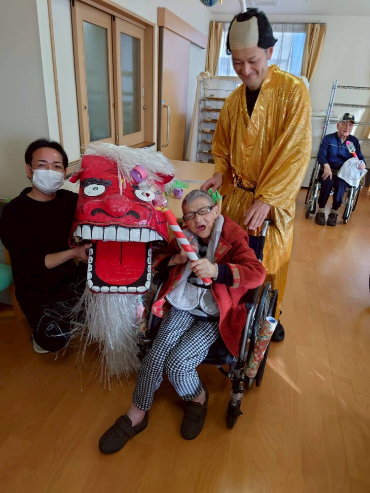 新春祝賀㊗️マツケンサンバ🏵️🎤&獅子舞👹カラオケ大会🎤